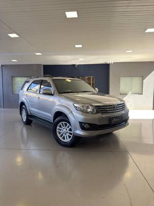 TOYOTA HILUX SW4 2.7 SR 4X2 16V FLEX 4P AUTOMÁTICO TOYOTA HILUX SW4 2.7 SR 4X2 16V FLEX 4P AUTOMÁTICO